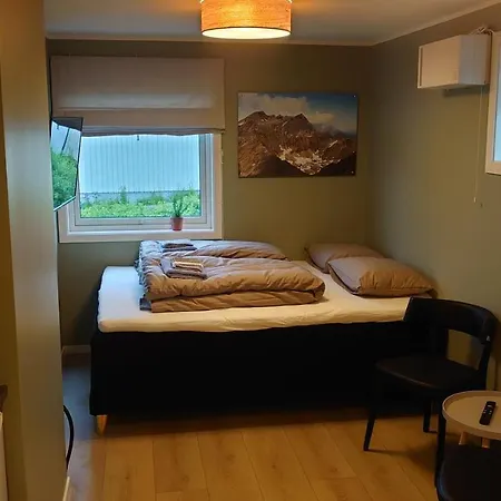 Pa Hjornet Gjestehus Skjervoy Exterior foto